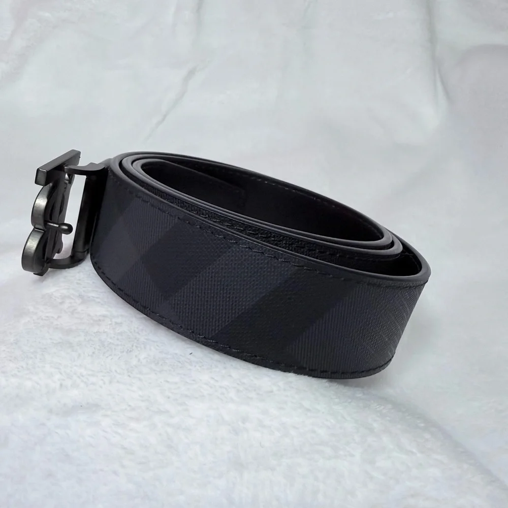 👨🏻Burberry Black Leather Belt reversible size 40/100